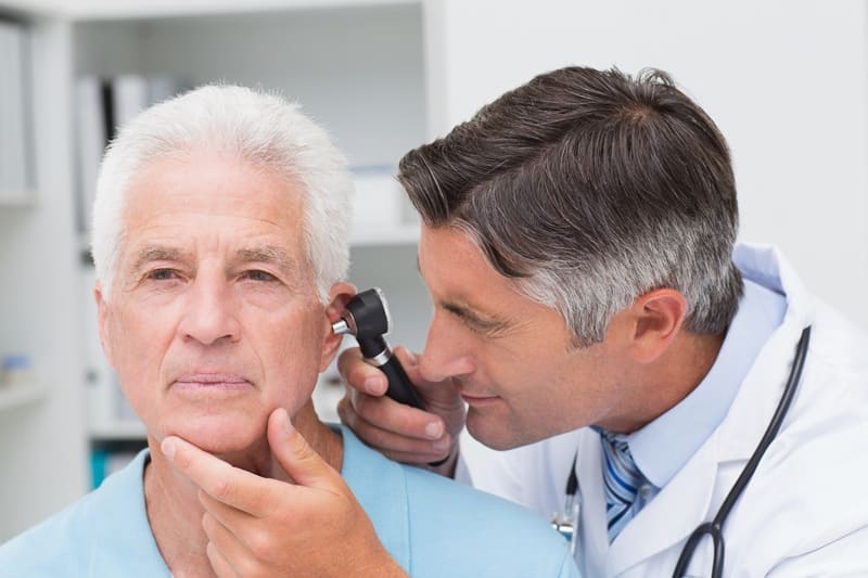Tratamiento médico y quirúrgico de infecciones de oído
